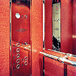 Tlačítka a ovladače výtahů